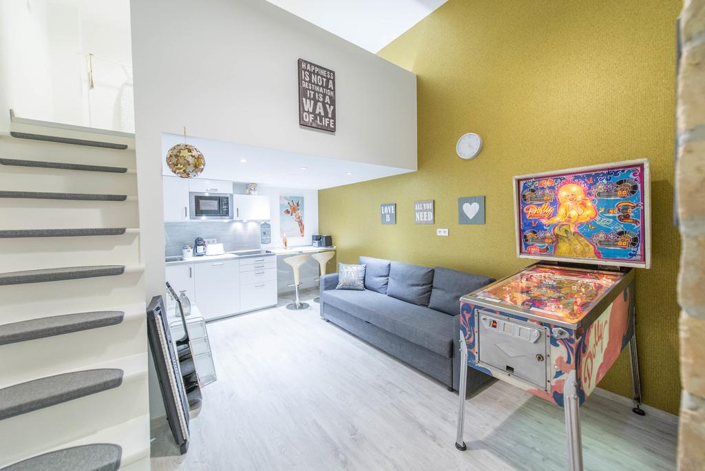 Happy Home Joy - Apartment With Free Pinball Machine Budapest Exterior photo